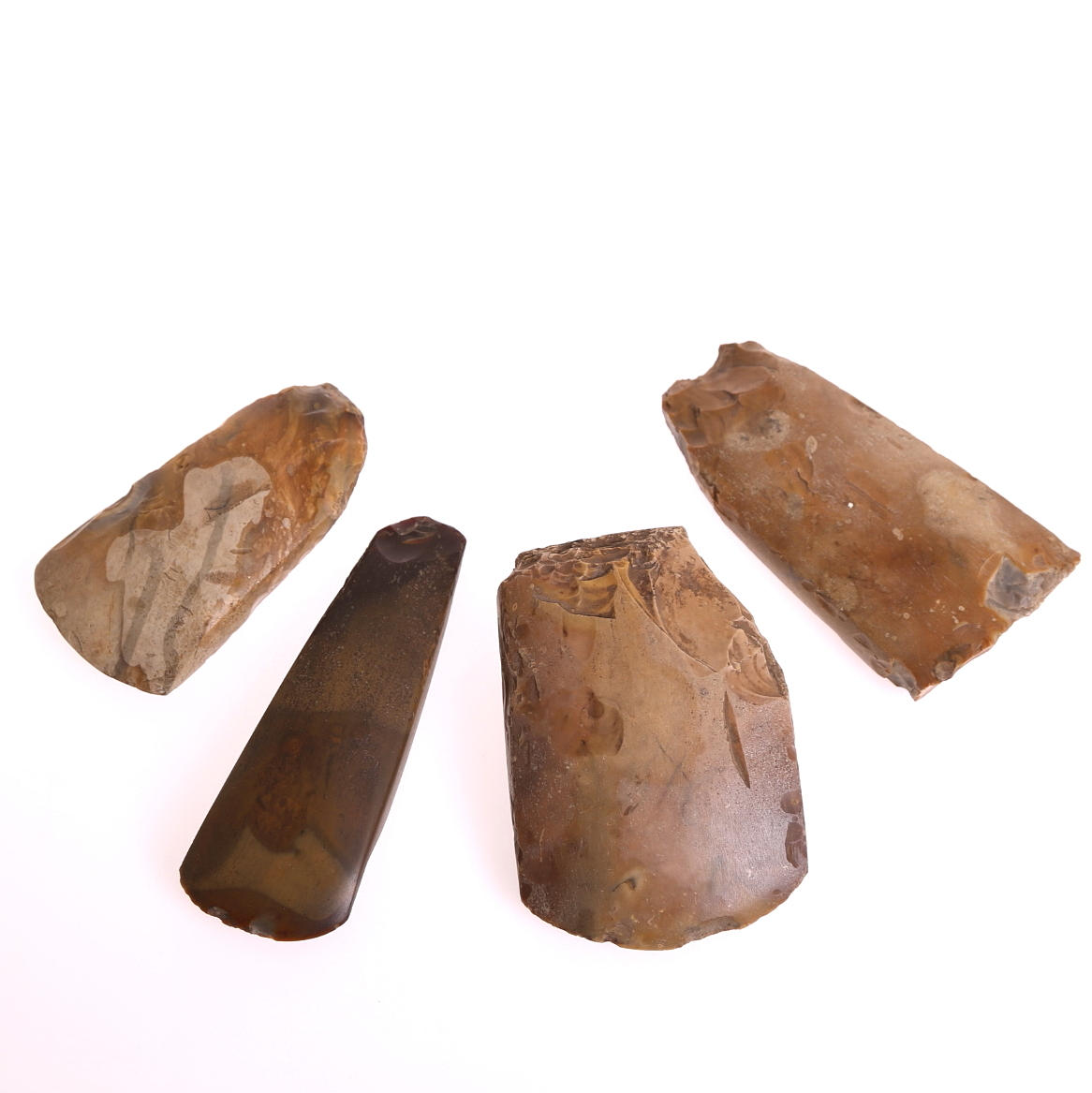 FLINTYXOR, tunnackiga, slipade, 4 st, yngre stenålder ca 4000-2000 f Kr.