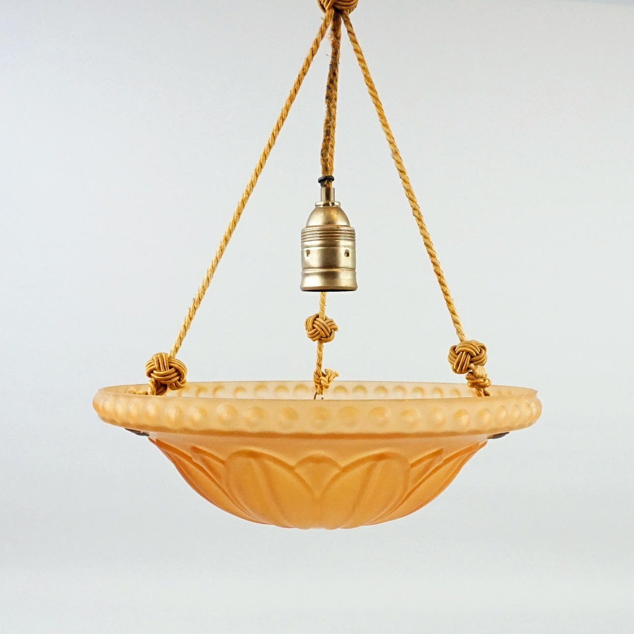 TAKLAMPA, glas, 1900-tal.