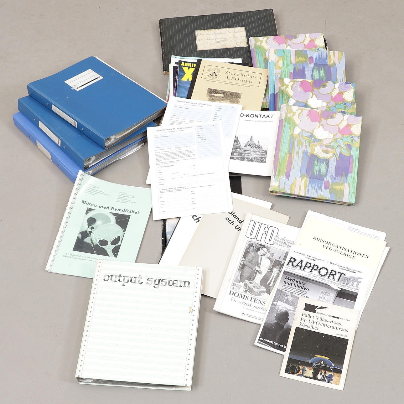 UFO-BEZOGEN, Zeitschriften, Zeitungsausschnitte usw.