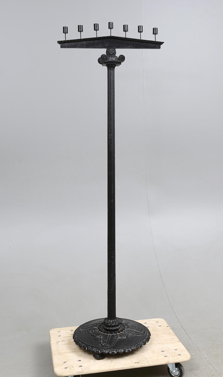 GOLVLJUSSTAKE/KYRKSTAKE, metall, 1900/2000-tal.