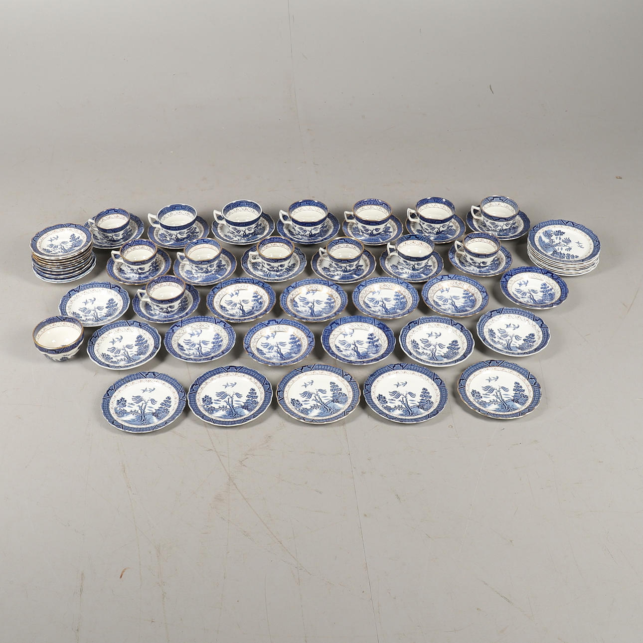 BOOTHS WILLOW PATTERN PART TEA SERVICE.