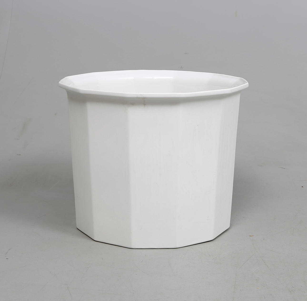 PRAKTKRUKA, porslin, "Oktavius", Karin Björquist, Gustavsberg.