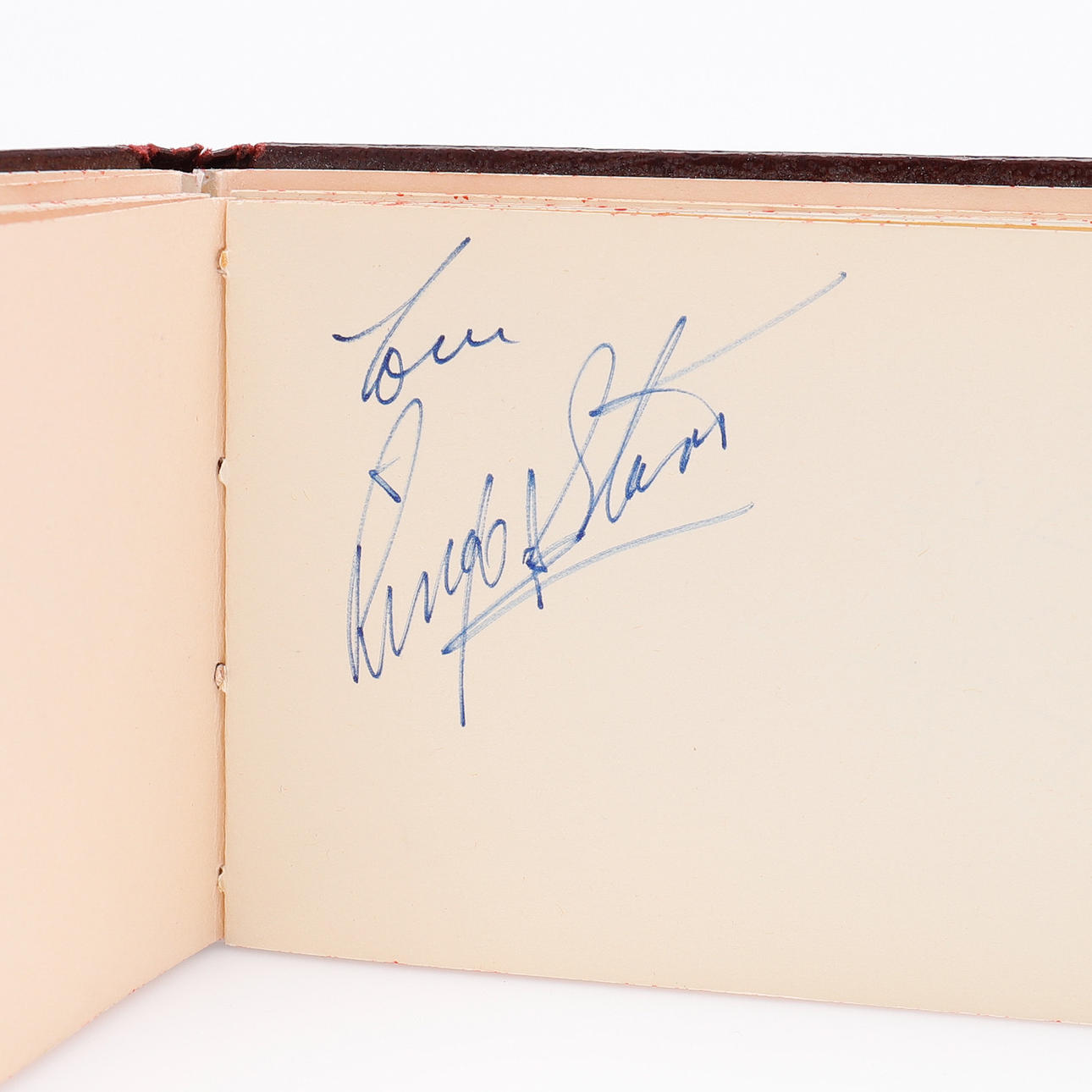 AUTOGRAMM. AUTOGRAMMBUCH MIT 75-80 AUTOGRAMMEN, EINSCHLIESSLICH ABBA, KEITH MOON, CARL PERKINS.