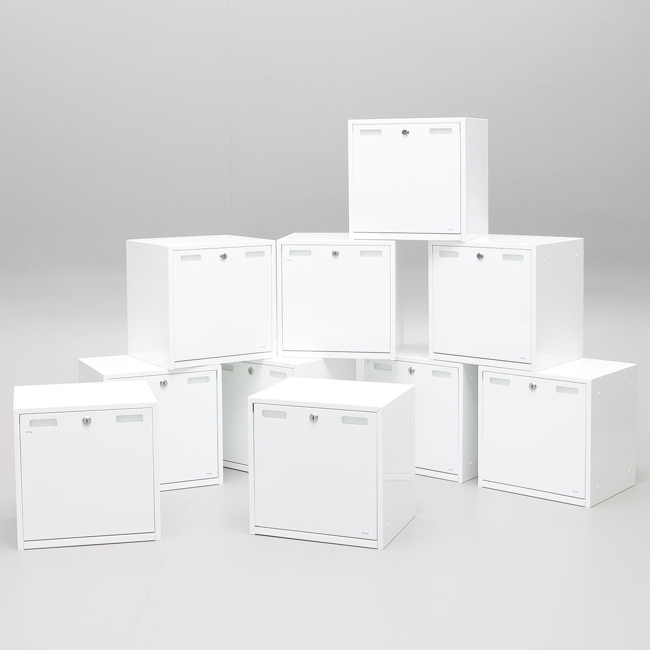 PLÅTSKÅP, förvaring, 10 delar.