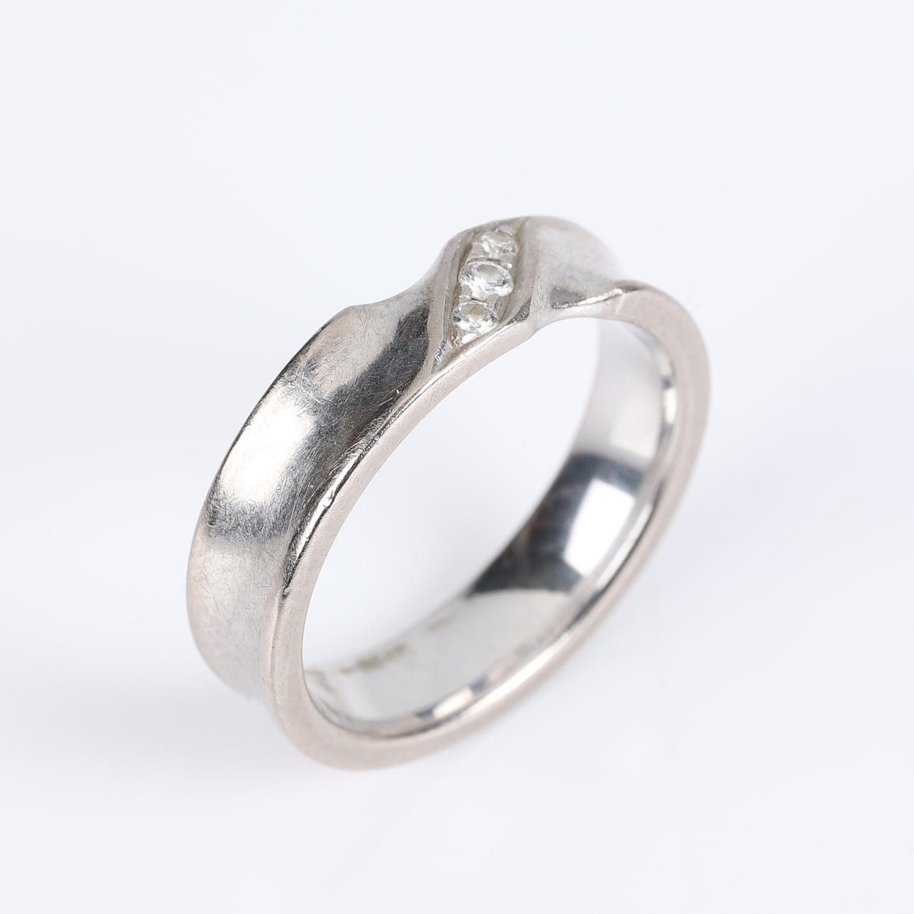 RING, 18K vitguld, Briljanter 0,07 ct, Schalin.