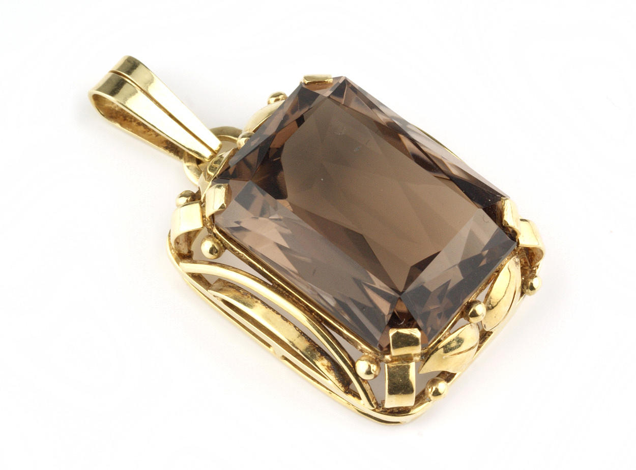 HÄNGE med rökkvarts, 585 gult guld ca. 10,5 g.