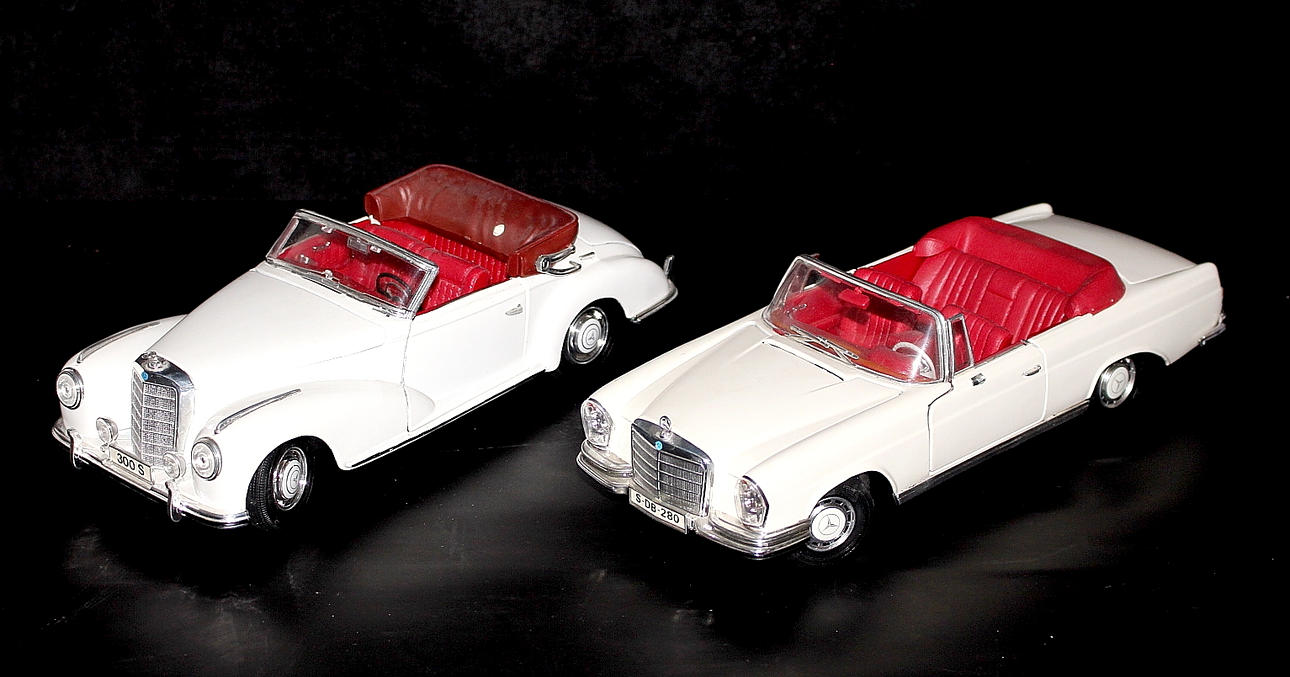 SAMLARLEKSAK, Maisto, bilar, 2 stycken, Mercedes 1:18.