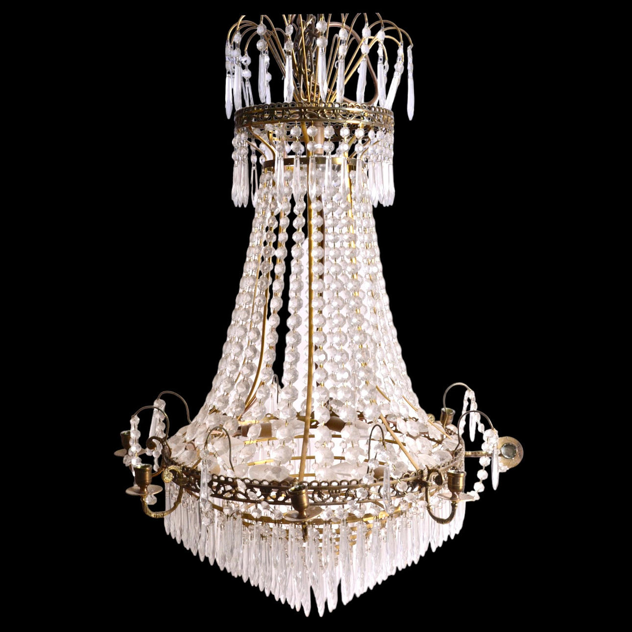 TAKKRONA, mässing med prismor.