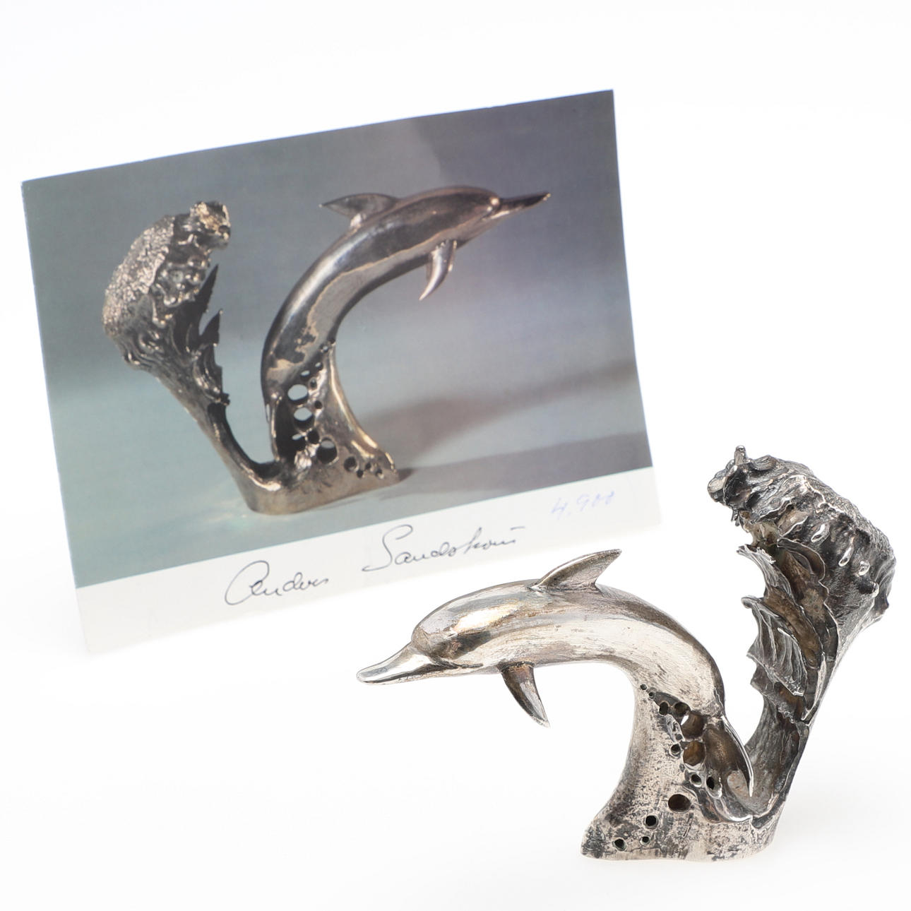 ANDERS SANDSTRÖM. skulptur, vitmetall, delfin, osignerad.