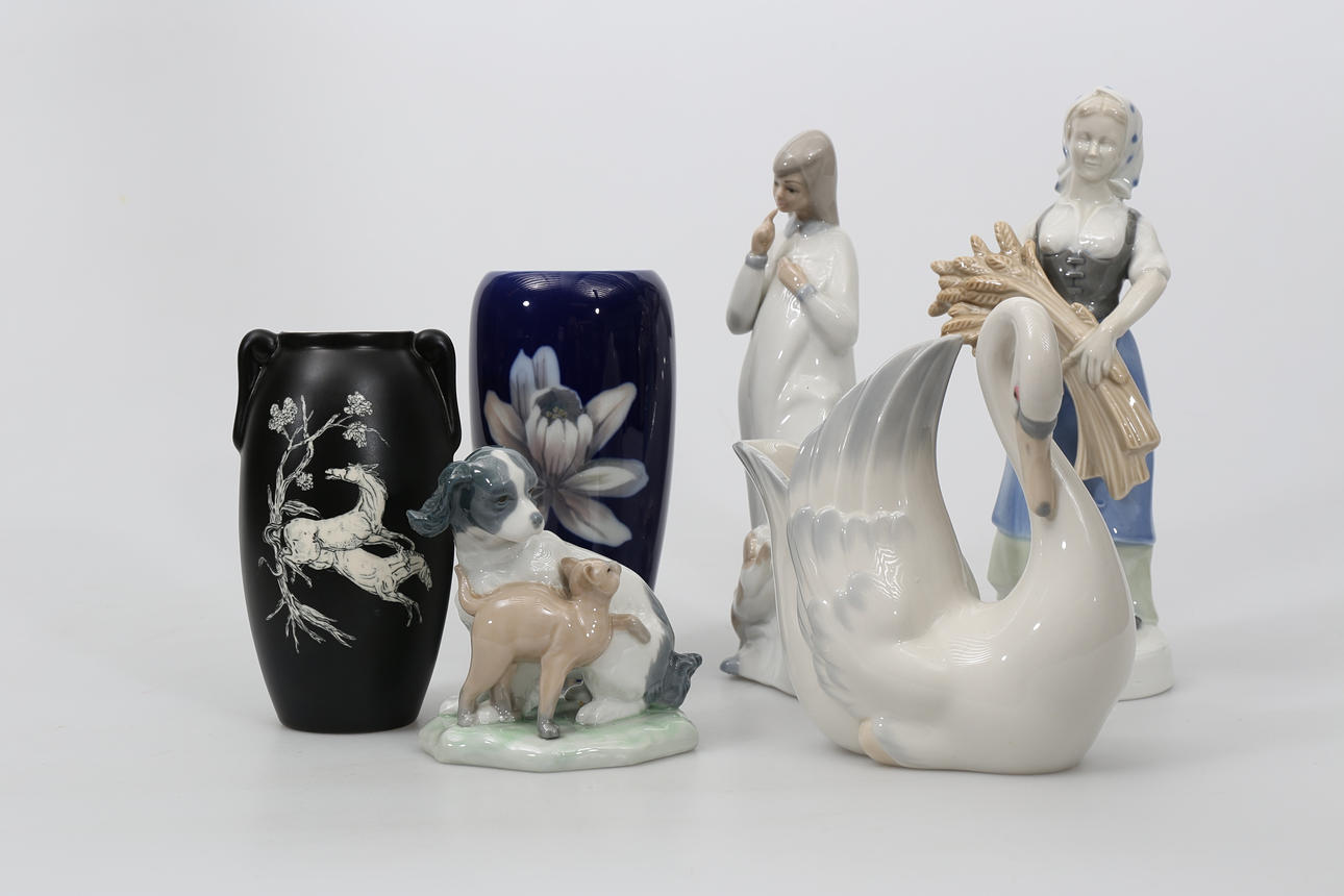 FIGURINER OCH VASER, porslin, 6 delar, bland annat Kunglig Dansk.