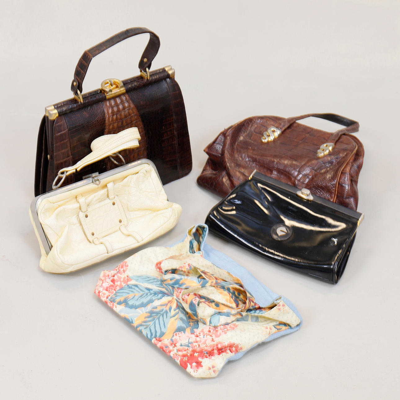 BOLSOS, 5 piezas, 1900.