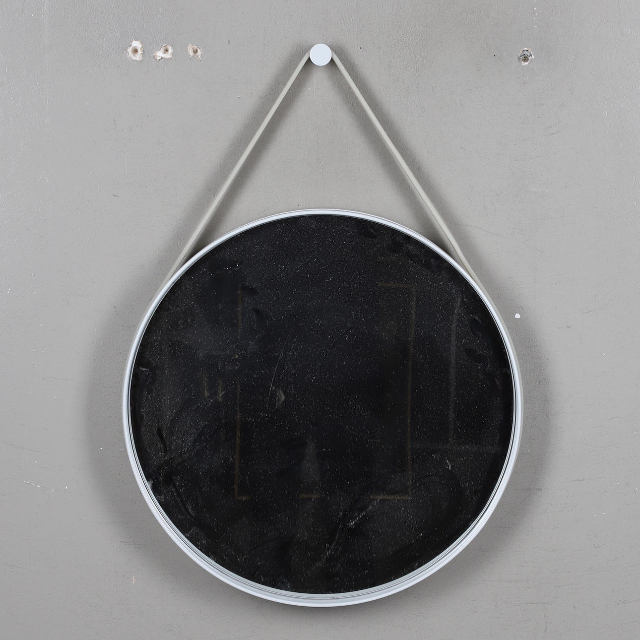 PEILI, "Strap", Heinä, nykyaikainen.