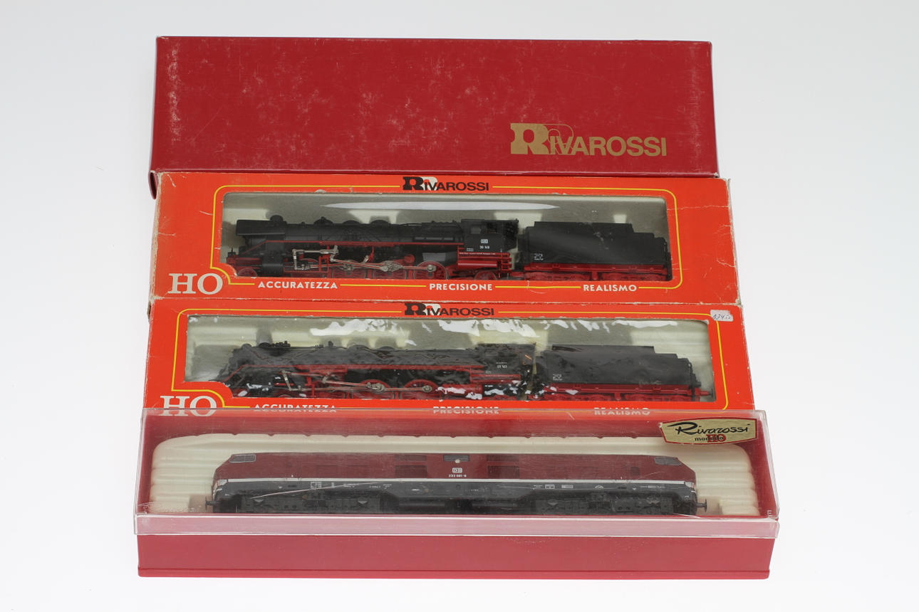 MODELLTÅG RIVAROSSI, 4 stycken lok. 1346, 1349, 1365 och 1996 i originalkartonger.