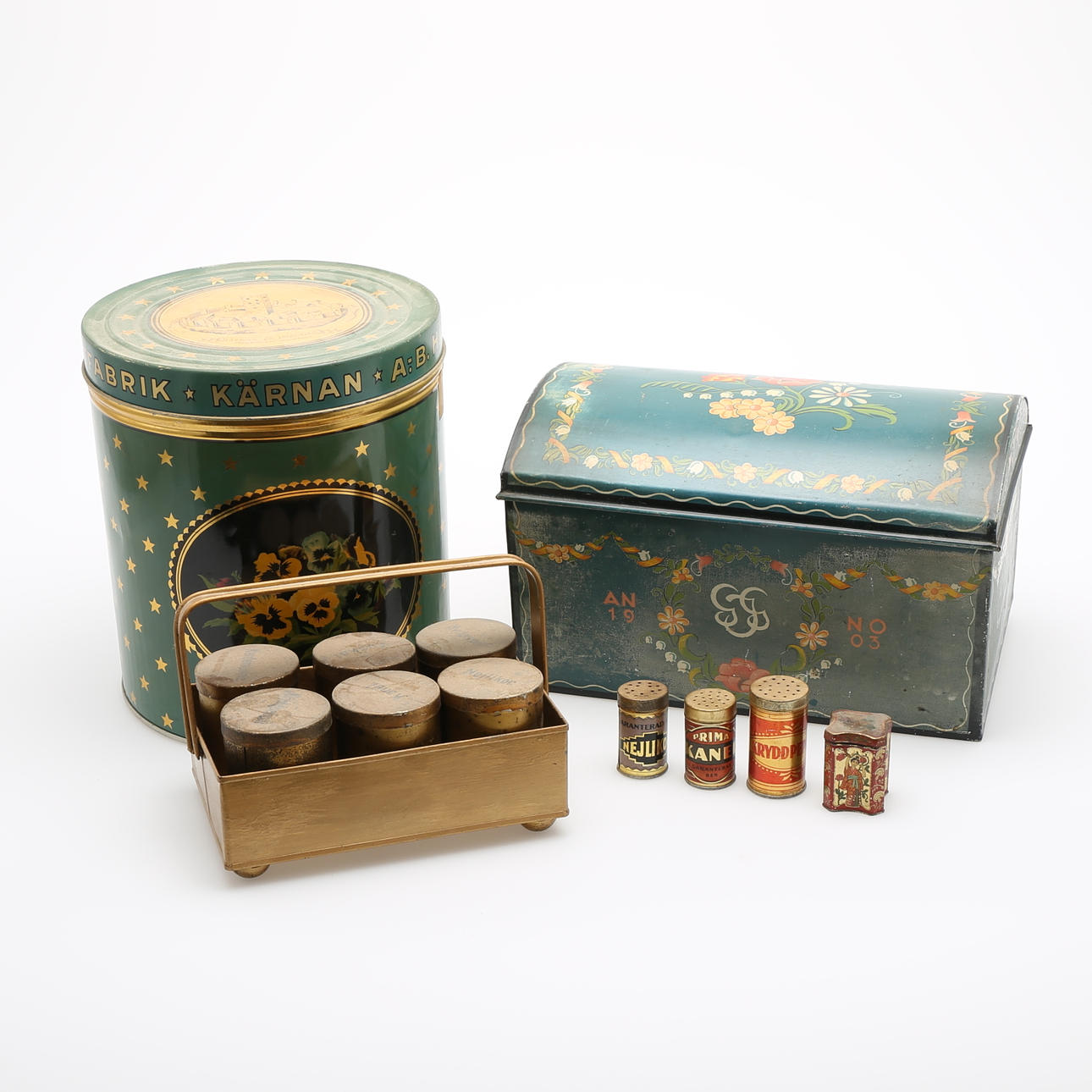 PLÅTBURKAR, 13 delar, 1900-tal.