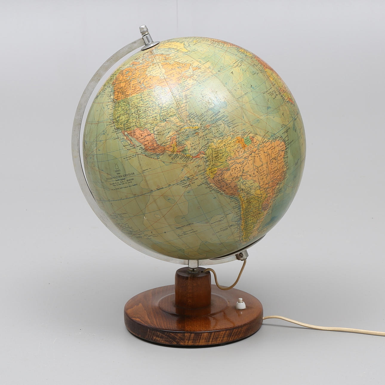 JORDGLOB, glas, "Röths fysisk-politisk jordglob", 1900-talets mitt.