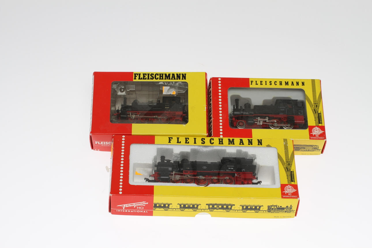 MODELLTÅG FLEISCHMANN 3 lok 4016, 4094 och 4098. Alla med originalkartonger.