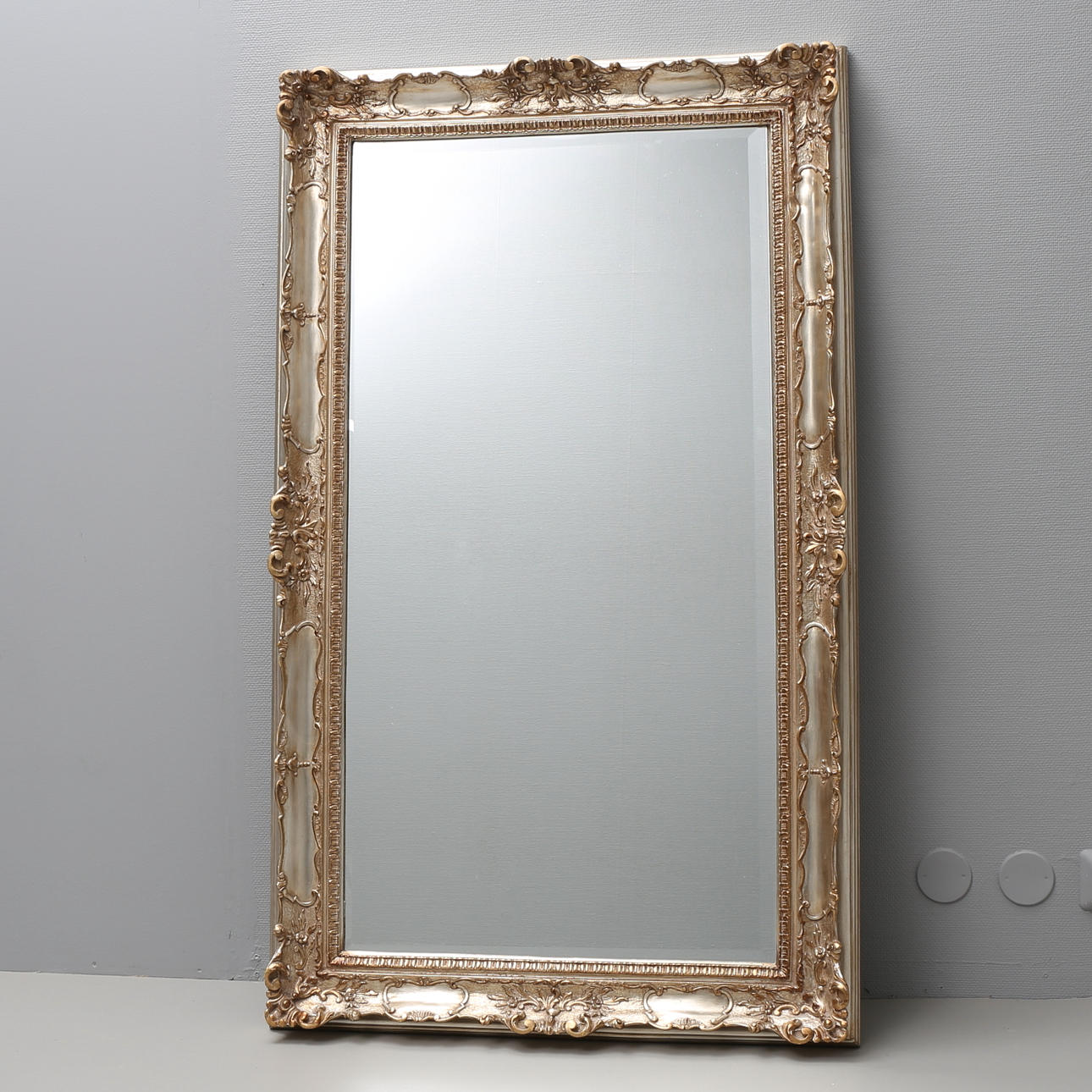 SPEGEL, stor modell, samtida.