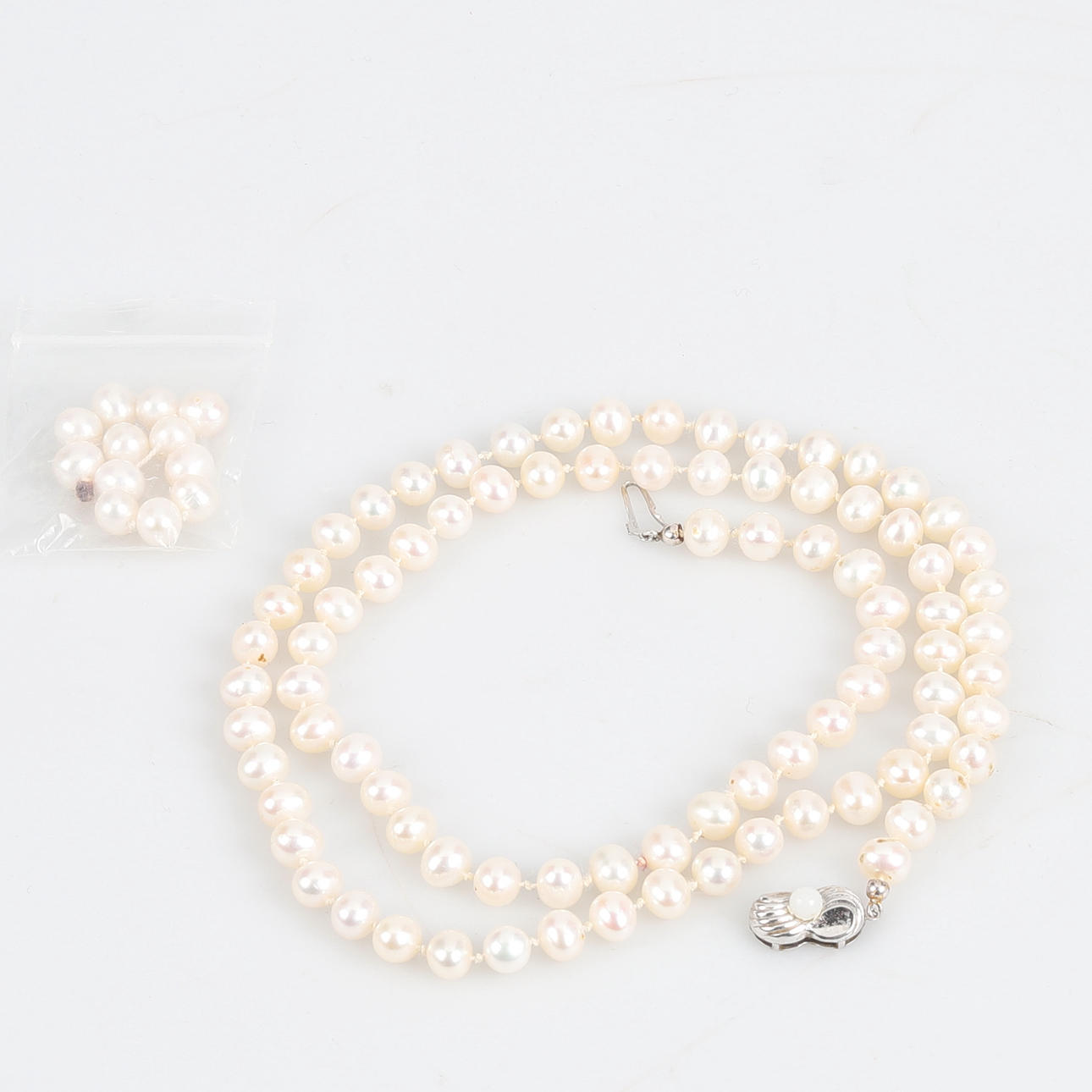 COLLIER, Majoricapärlor.