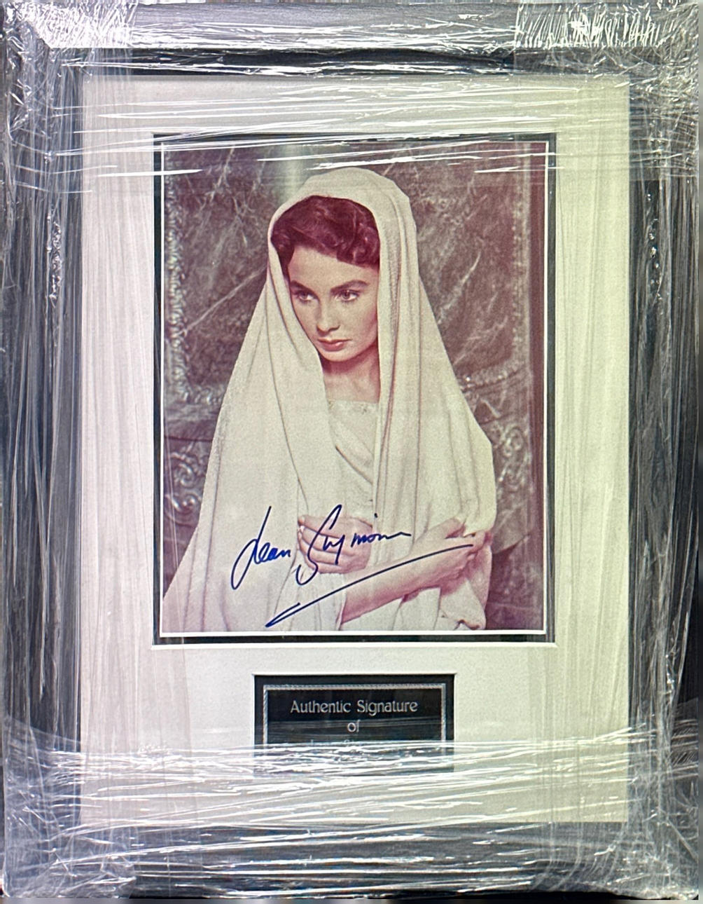 JEAN SIMMONS AUTOGRAPH.