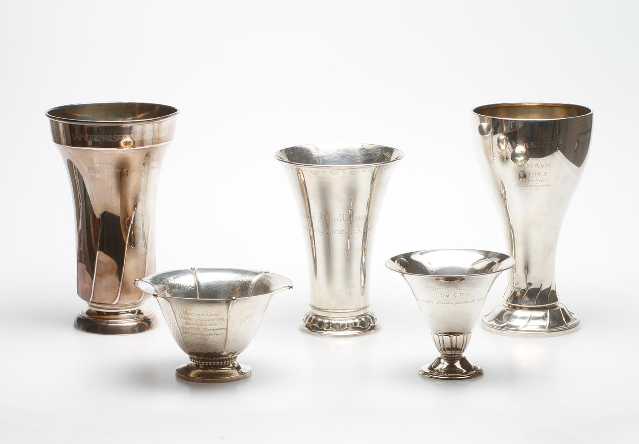 VASER OCH SKÅLAR, 5 st, silver, vikt ca. 1541,1 gram.