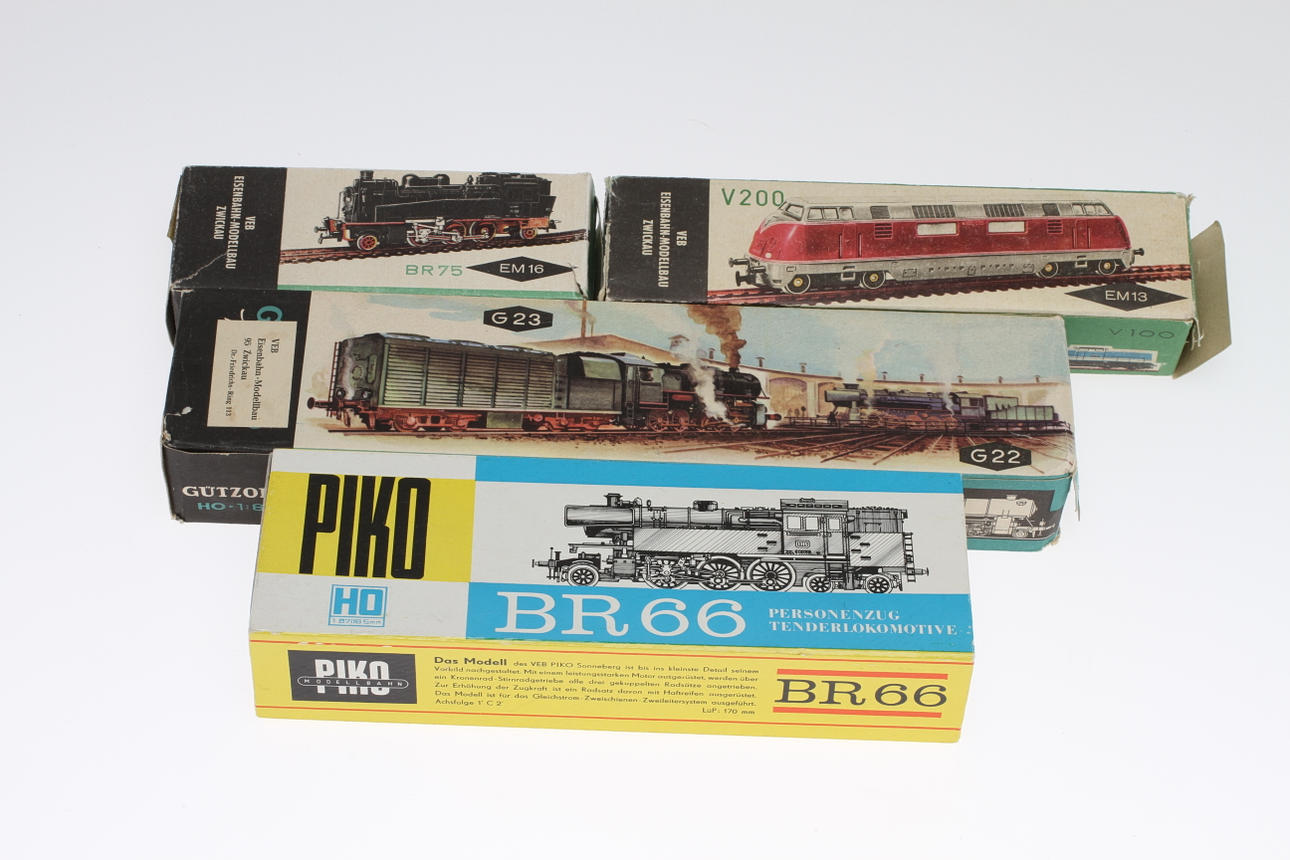 MODELLTÅG 4 LOK. 3 stycken PIKO och 1 GÜTZOLD i originalkartonger.