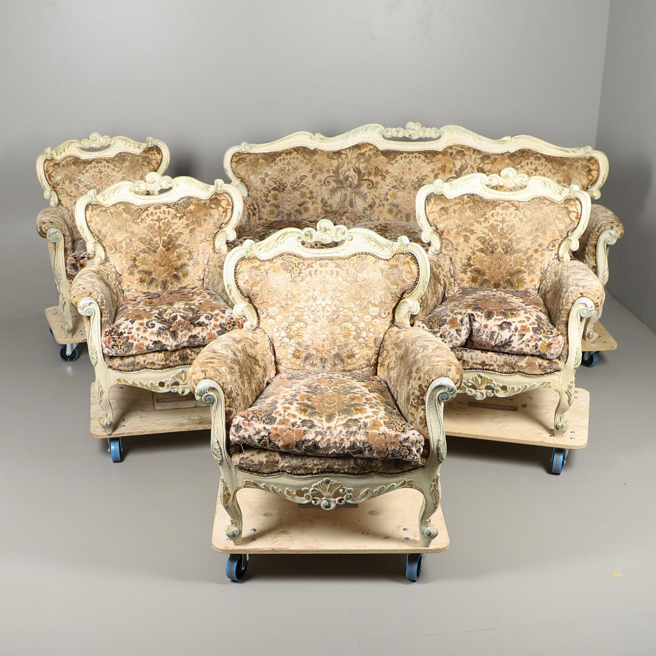 EN FRANSK SALONG SVIT.