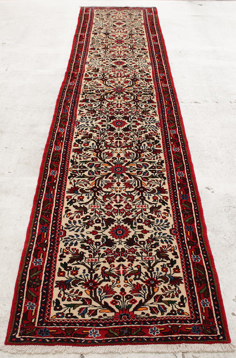 MATTA, Persisk, figural Rudbar, gallerimodell, 410 x 82 cm.