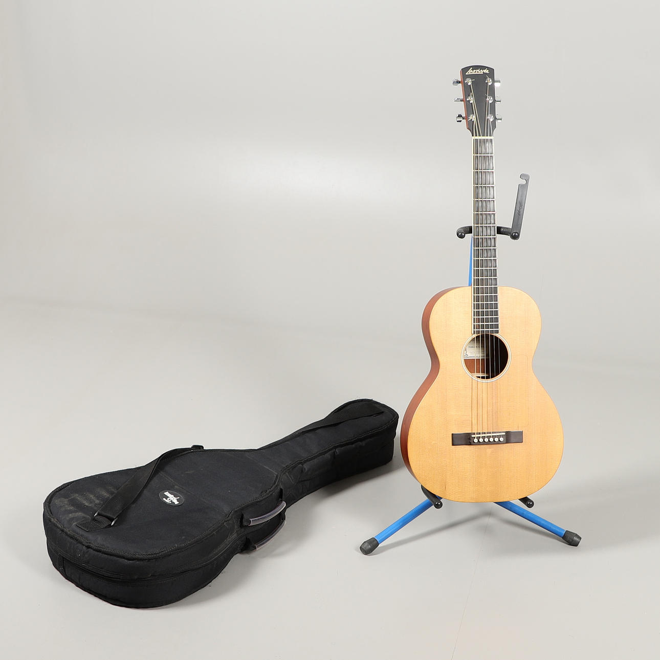 JEAN LARRIVEE GUITARRA DE SALÓN - CANADÁ.