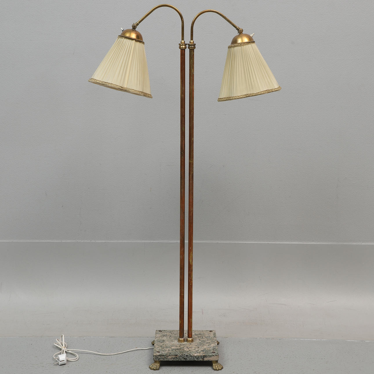 FLOOR LAMP, brass, marble base, 1940s/50s.