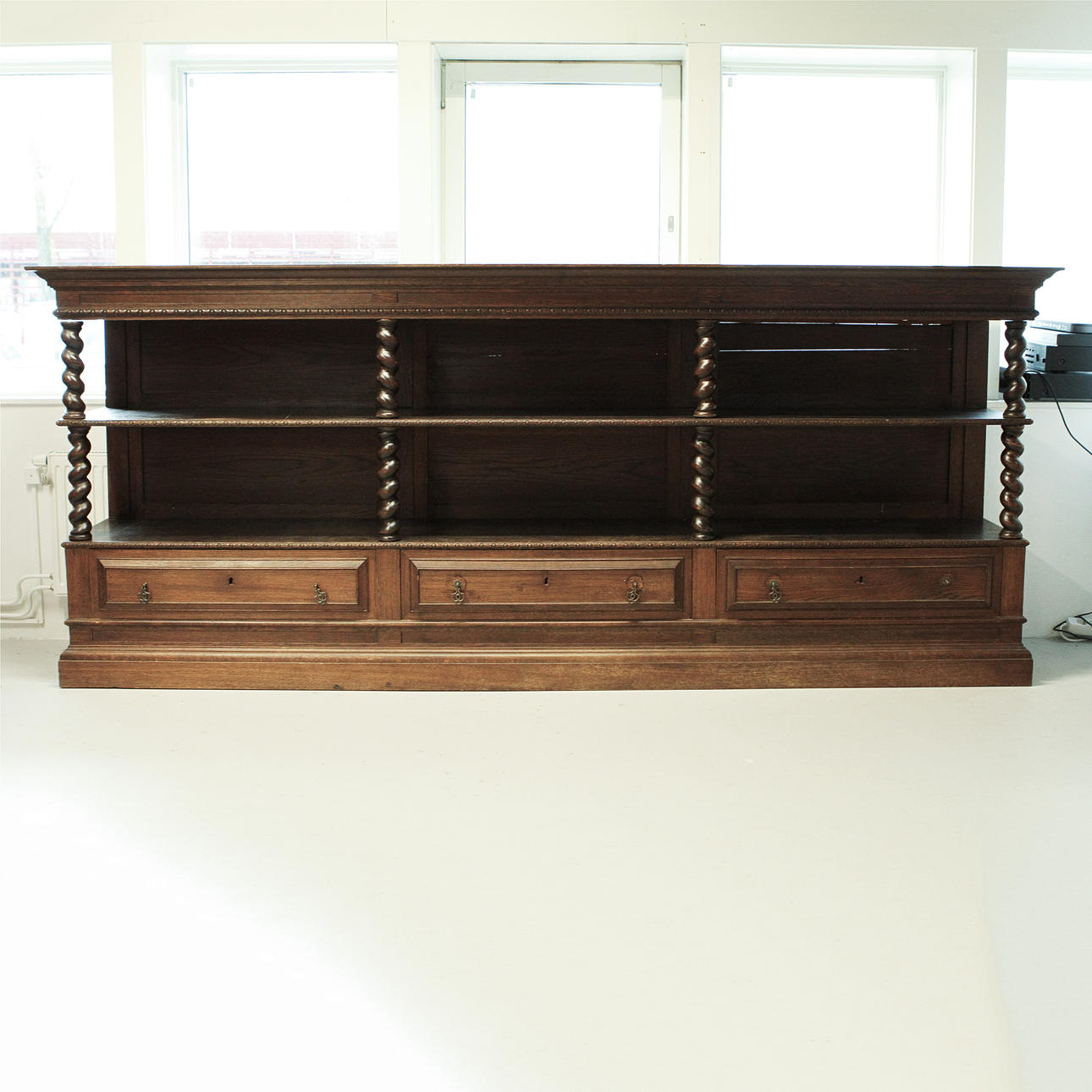 SKÄNK/HYLLA, barock stil, 1900-tal.