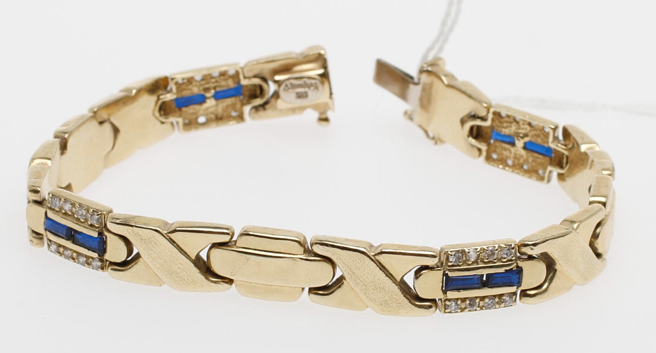 ARMBAND, 14k guld med blå och vita stenar, vikt ca 18,2 gram.