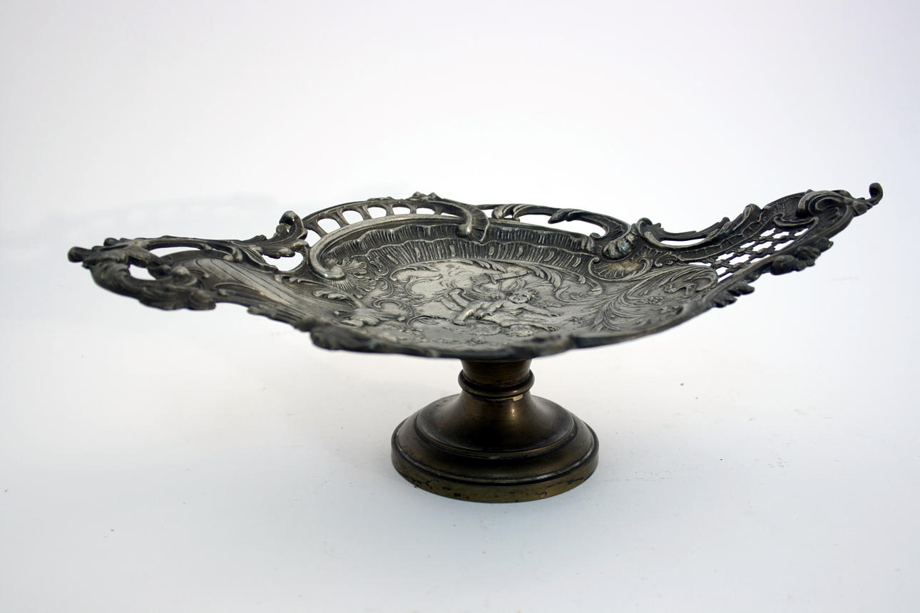 SKÅL, metall, skål med keruber.