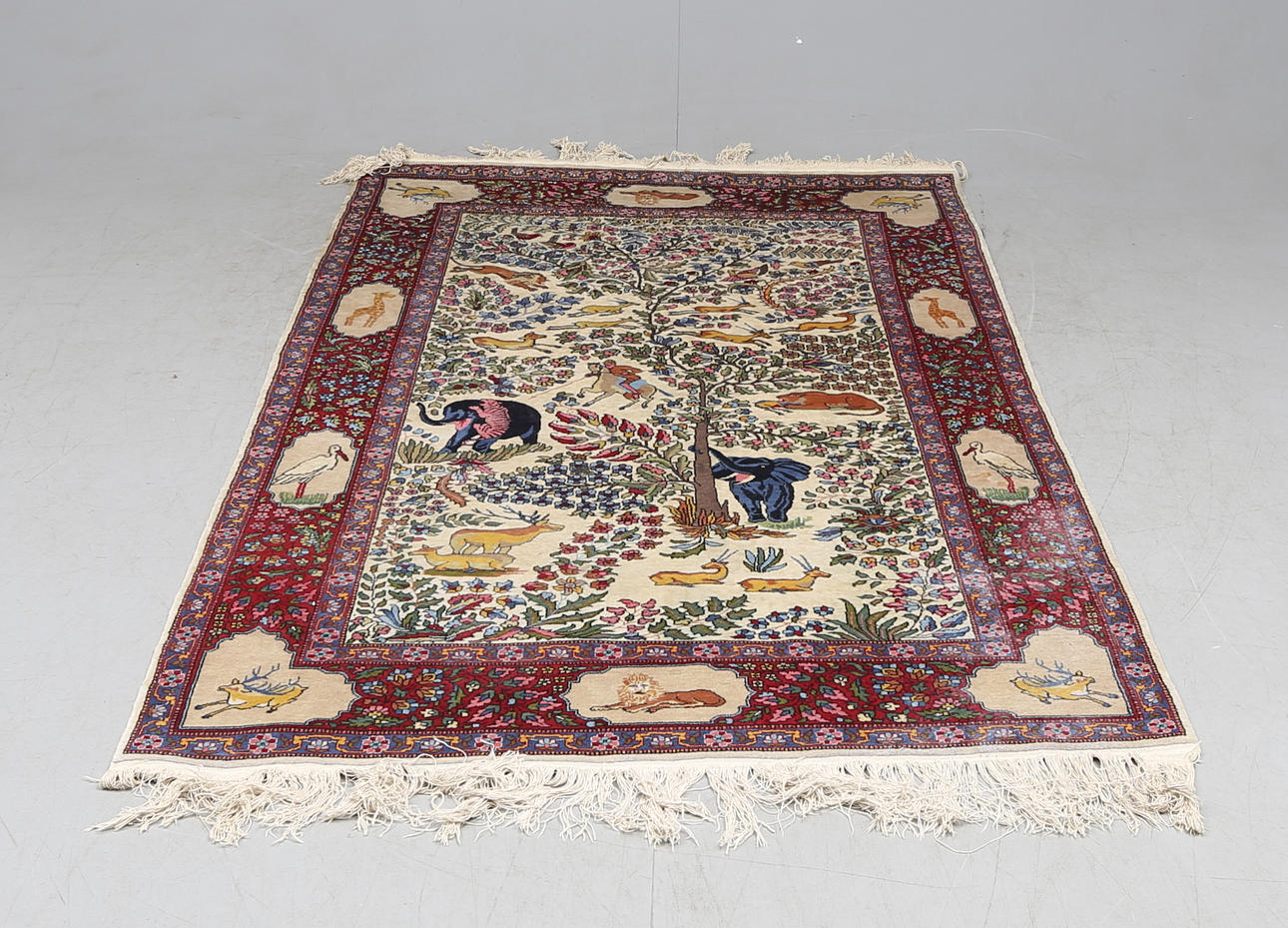 MATTA, figural, orientalisk, ca. 226x139 cm.