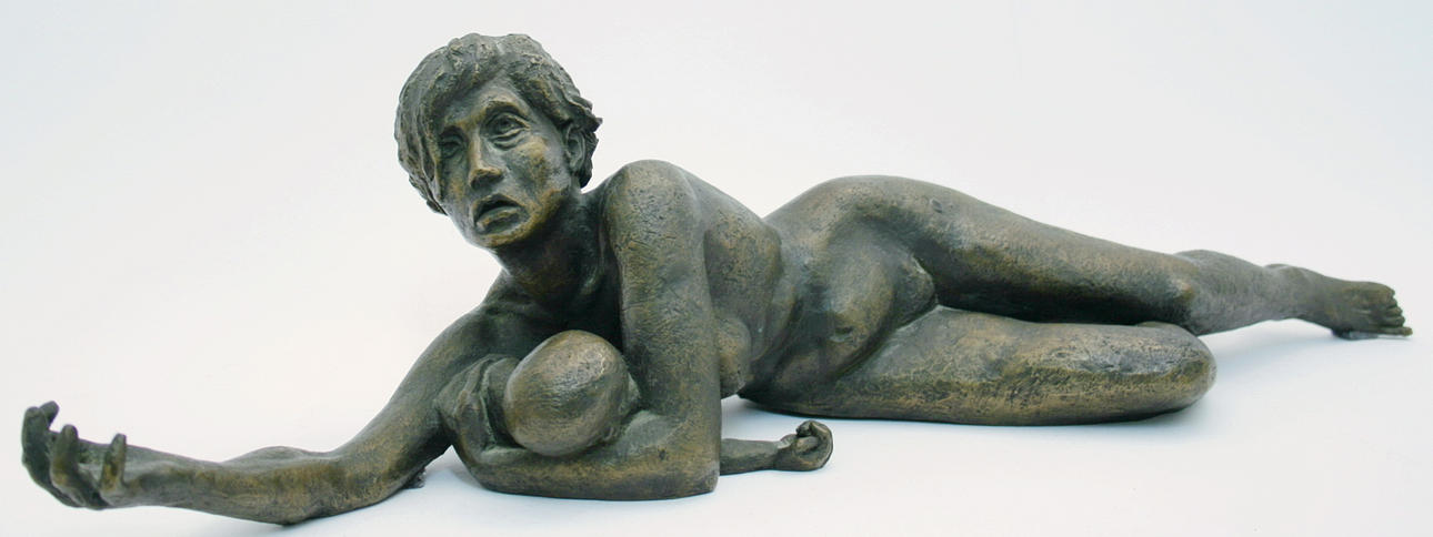 BRONS SKULPTUR MOR MED DÖENDE BARN.