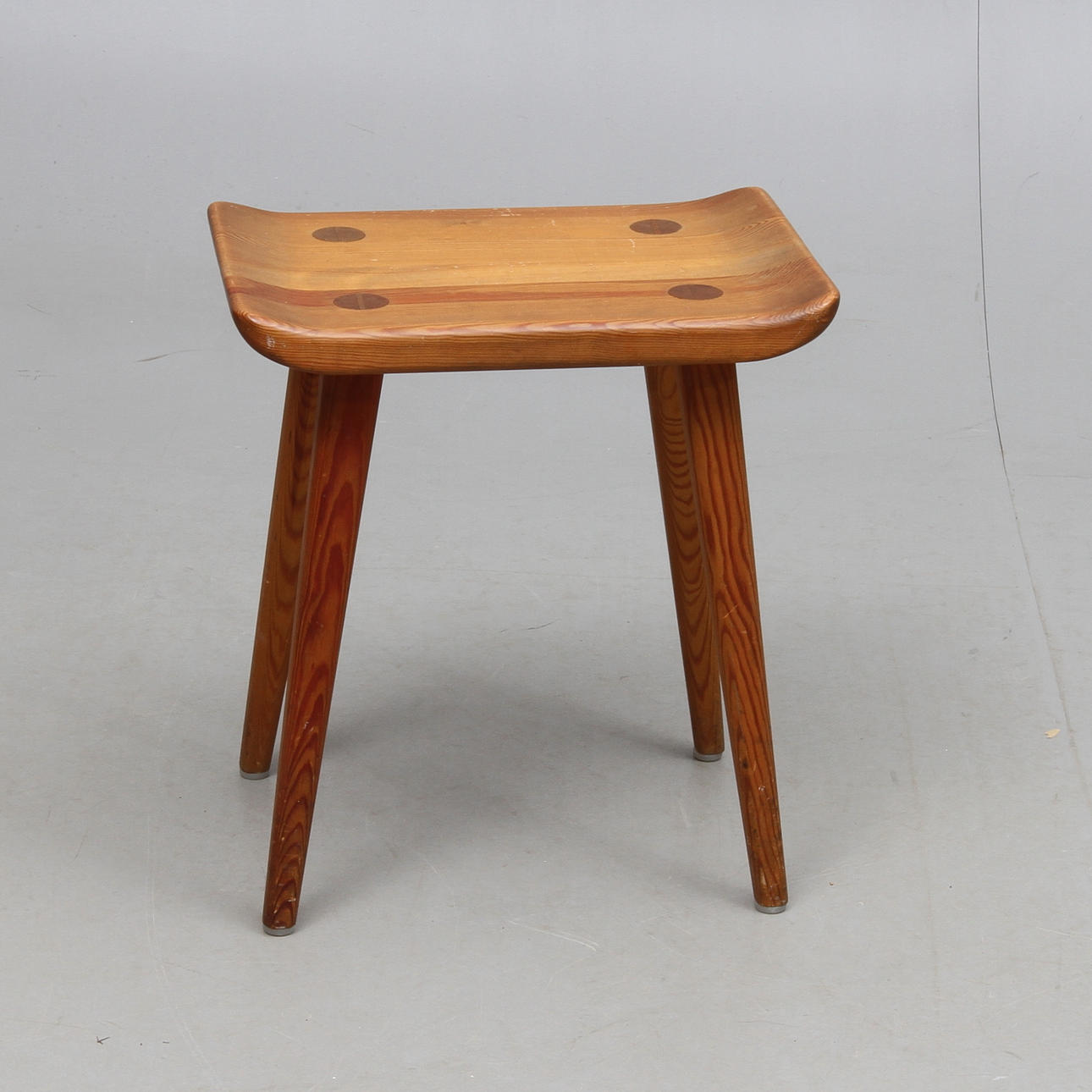 PALL, "Visingsö" Carl Malmsten, brännmärkt Svensk Fur.