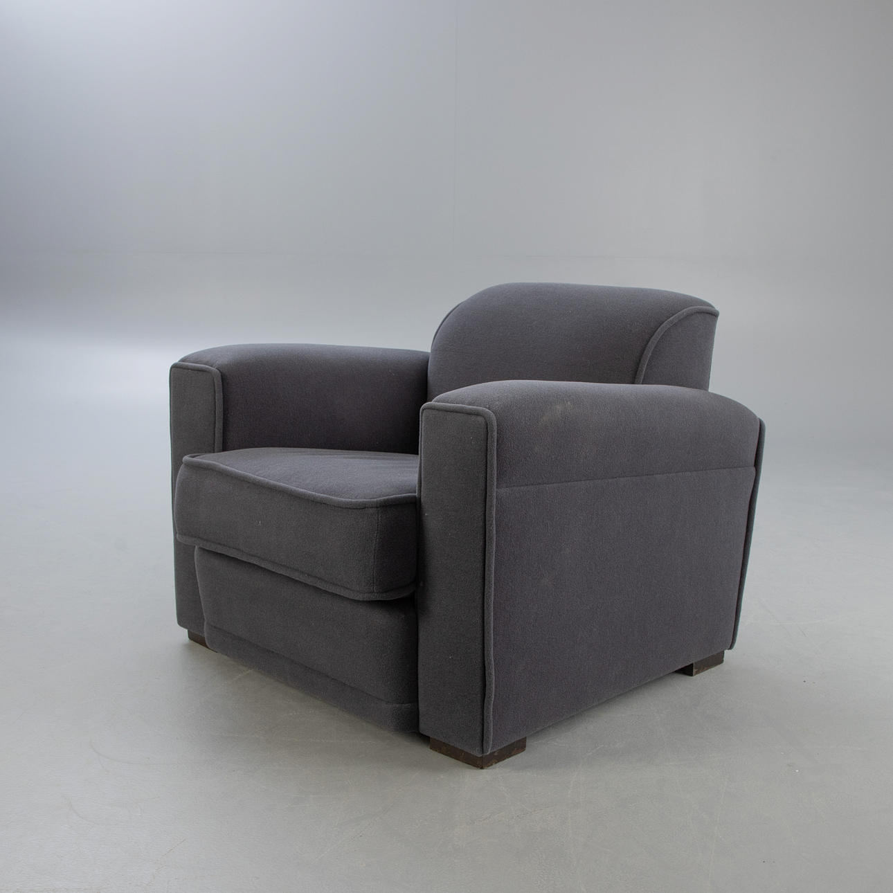 Sessel im Stil des Art Déco.