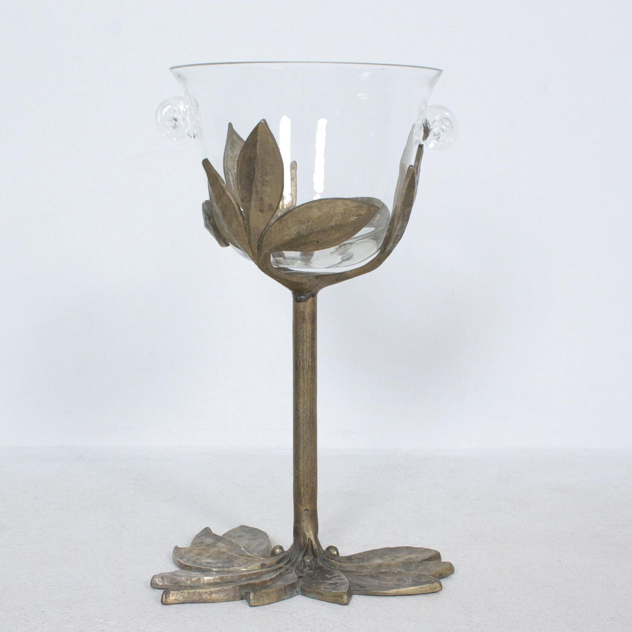 Blommig mousserande vin/vinkylare.