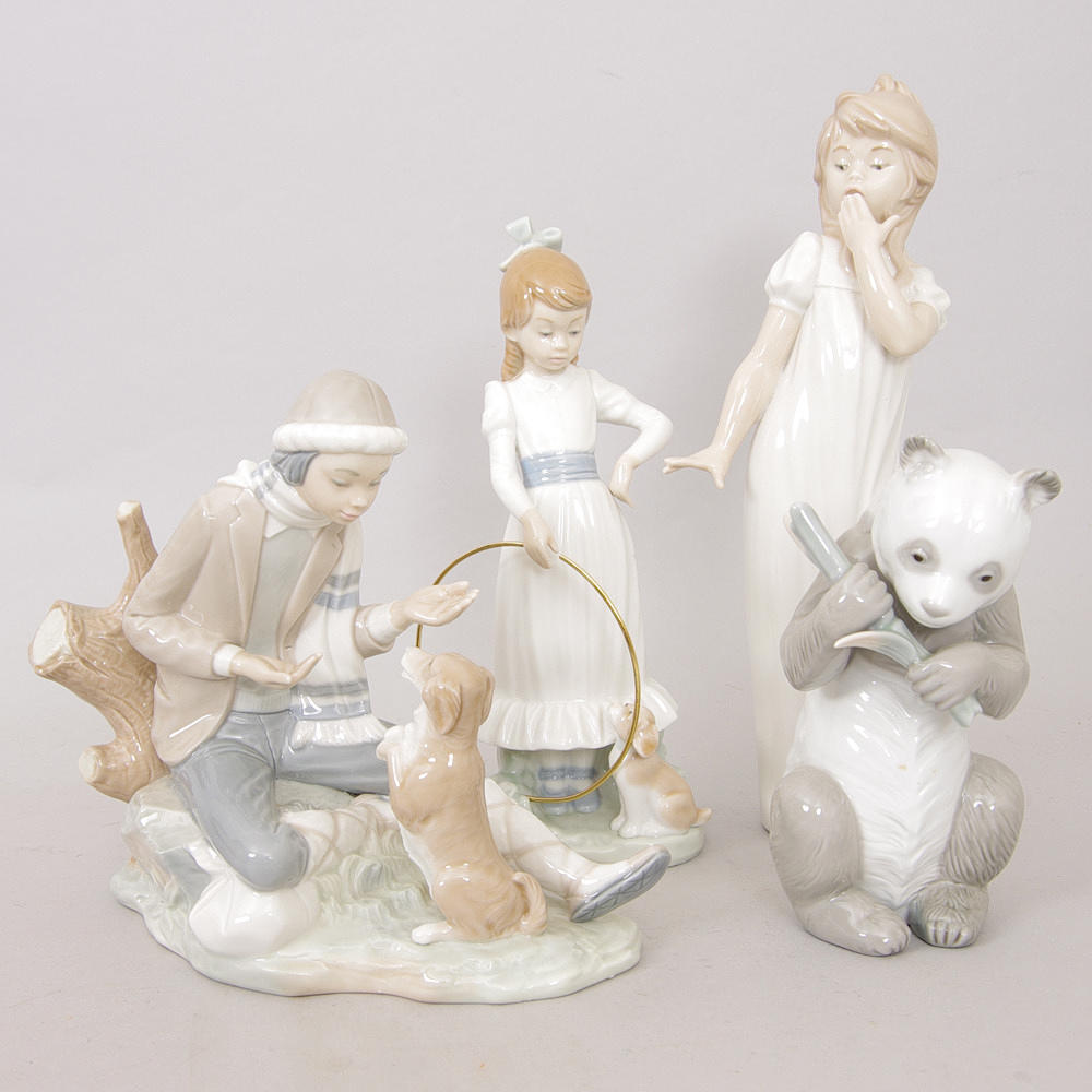 FIGURINER, 4 stycken porslin, Nau.