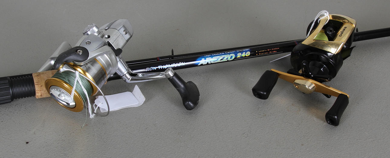 FISKESPÖ, Ron Thompson samt FISKERULLAR, 2 st, Shimano och Daiwa.