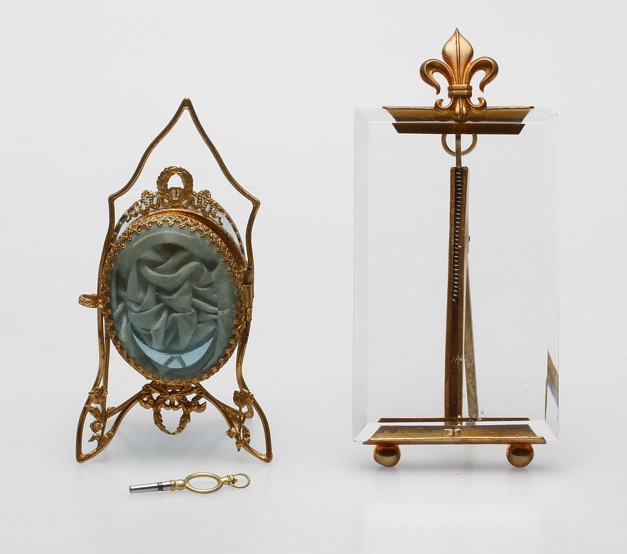 FICKURSTÄLL och FOTORAM, gulmetall och glas, 18/1900-tal.