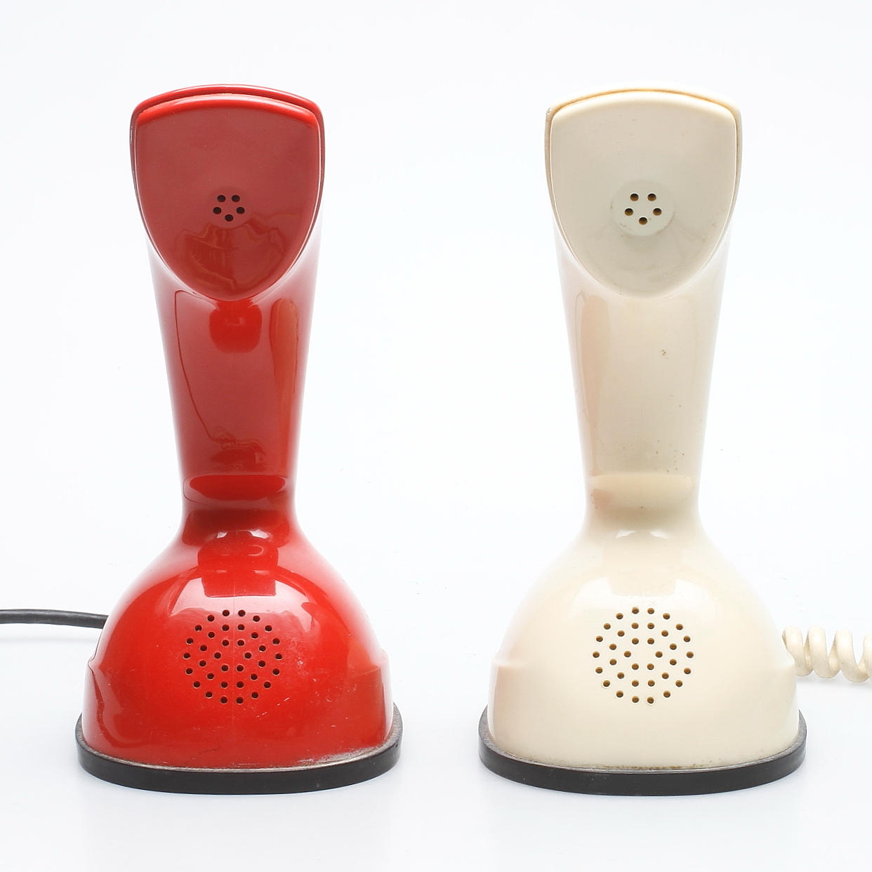 BORDSTELEFONER, 2 st, Ericofon, sk. Kobra. LM Ericsson.