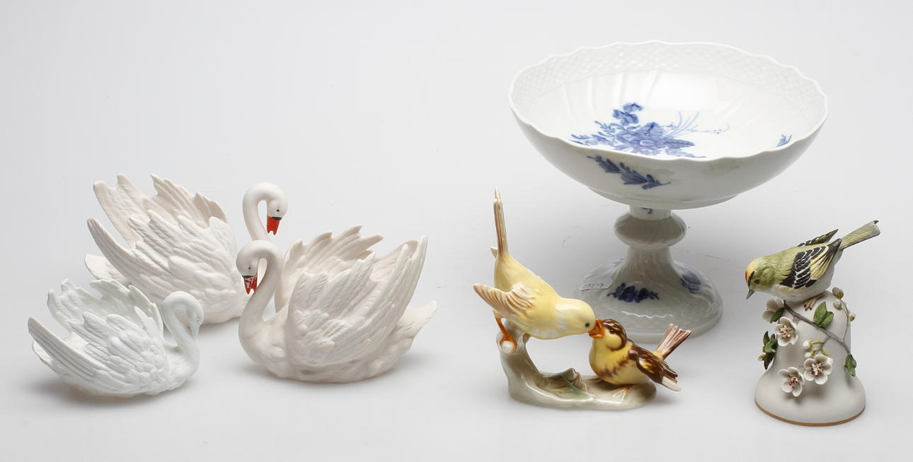 PORSLINSFÖREMÅL, 6 delar, bl.a. Goebel, Royal Copenhagen.