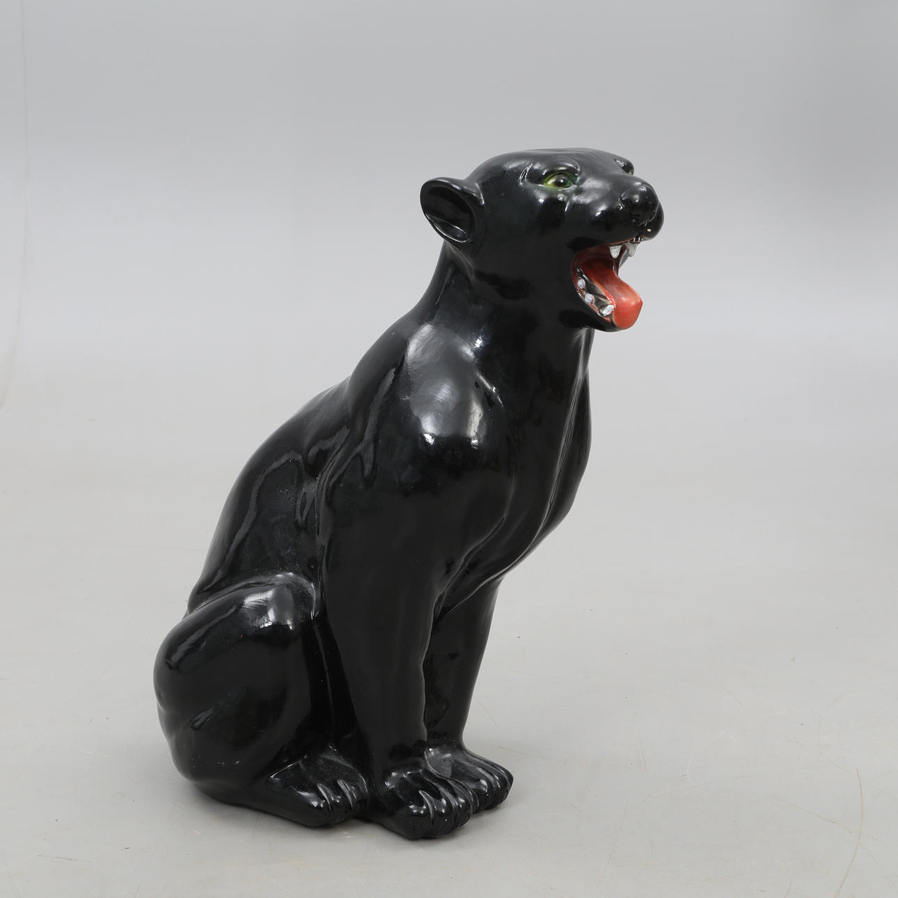 FIGUR, Schwarzer Panther, Porzellan, Standmodell.
