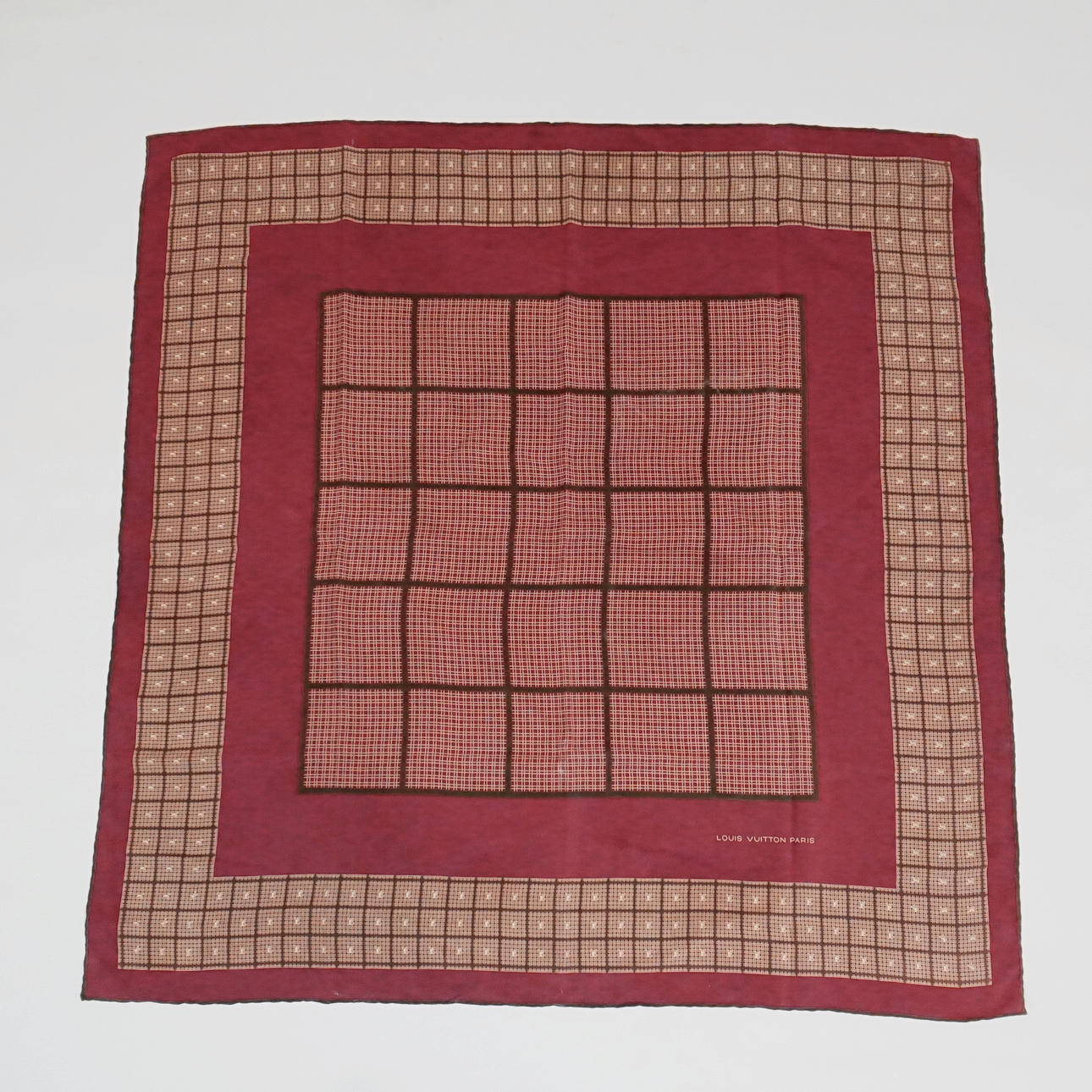 LOUIS VUITTON, Tørklæde, silke.