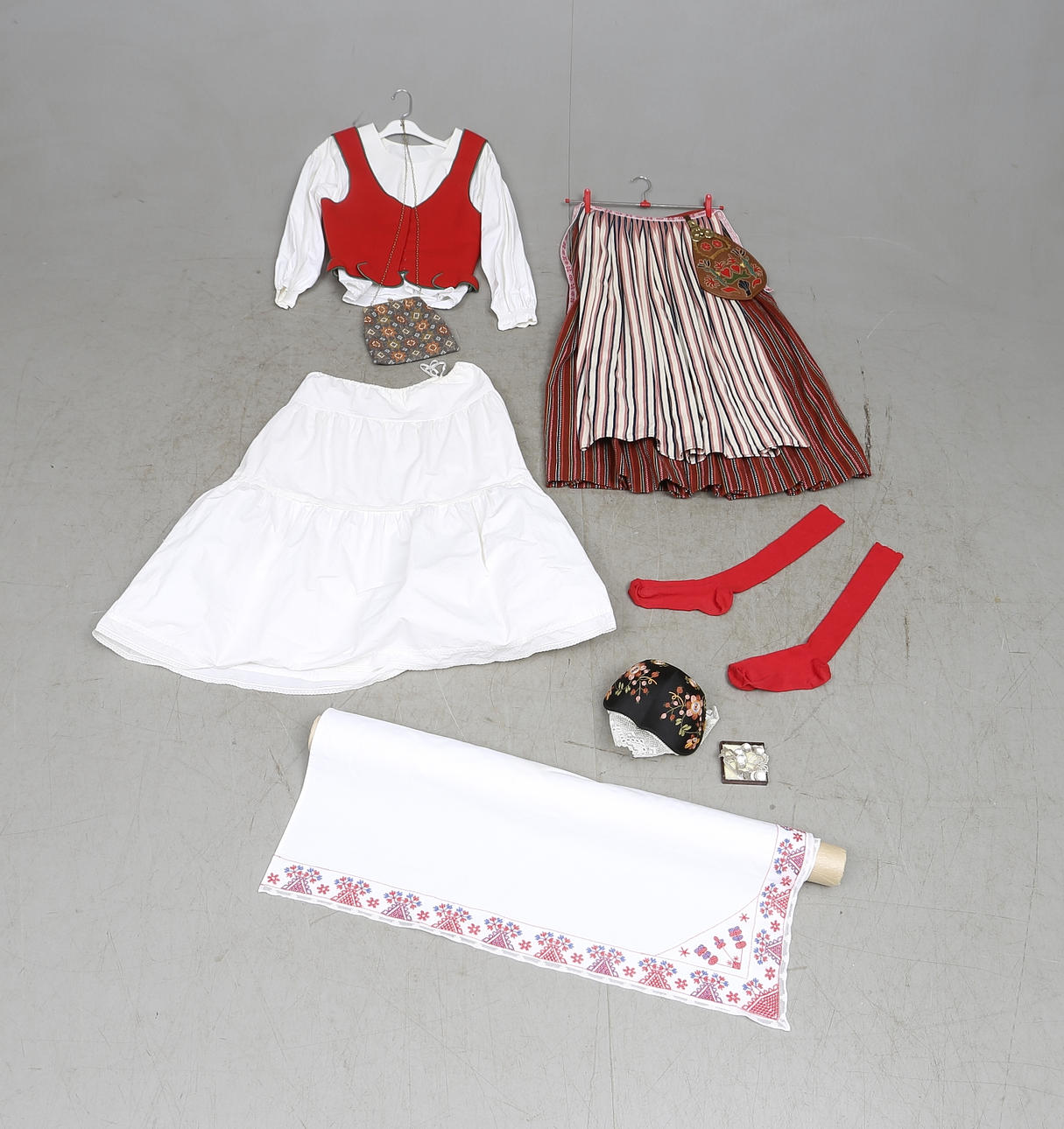 FOLKDRÄKT, 11 delar, Skedevidräkten, 1900-tal.