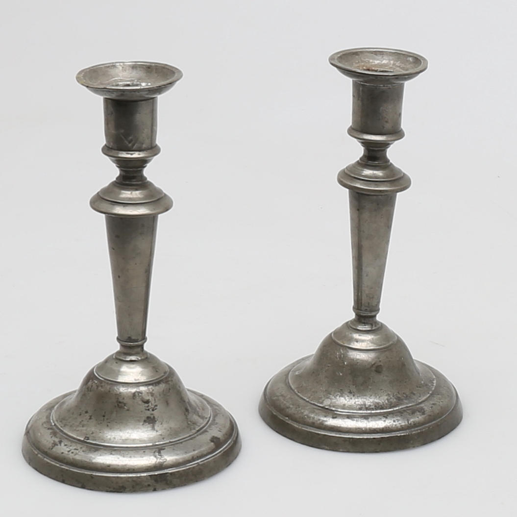 LJUSSTAKAR i tenn, 1 par, Johan Fredrik Werrenrath, Lund, 1800-talets andra hälft.