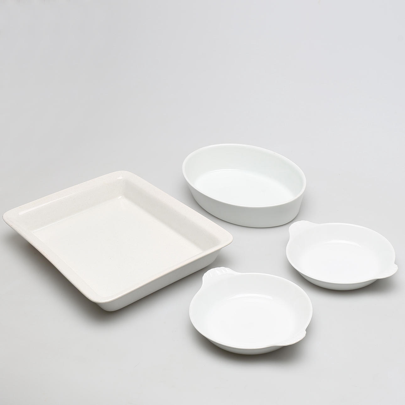 PARTI KERAMIK, 4 delar, ungsfasta former, Pillivuyt & Höganäs.