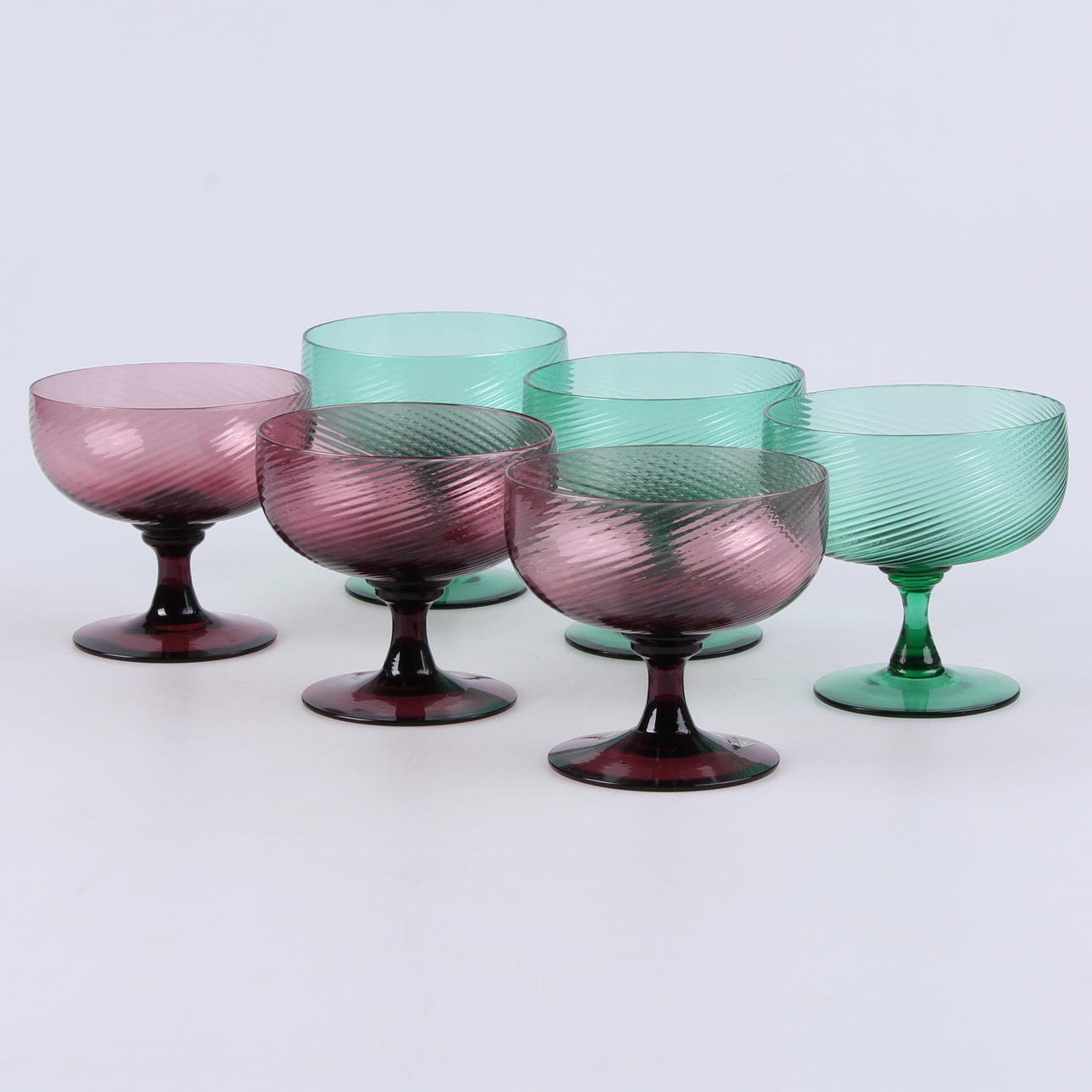 DESSERTGLAS, på fot, 6 st. Gullaskruf, 1900-talets mitt.