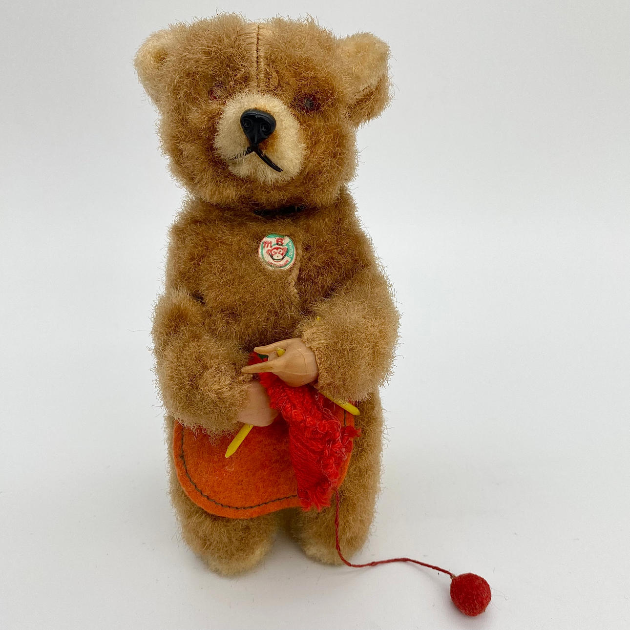 MAX CARL. KNITTING BEAR, WITH WINDING MECHANISM, 1970S.