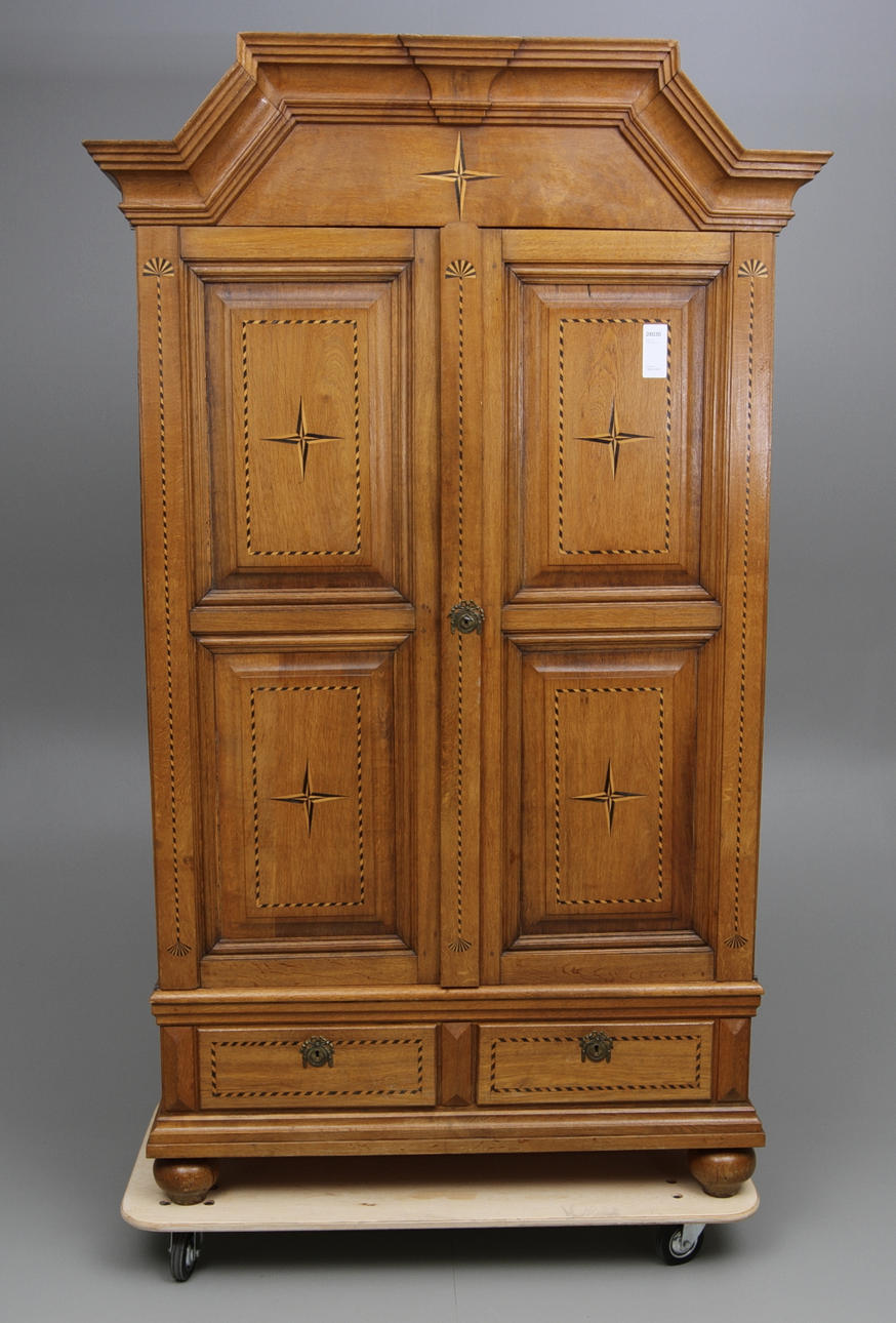 SKÅP, ek, 1700/1800 tal.